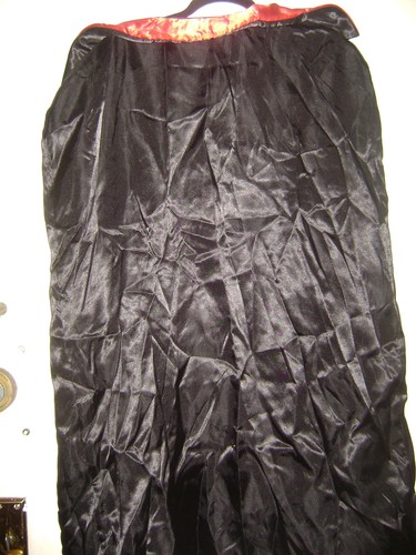 NEW HALLOWEEN COSTUME Red/Black ton S / M sz - Picture 3 of 3