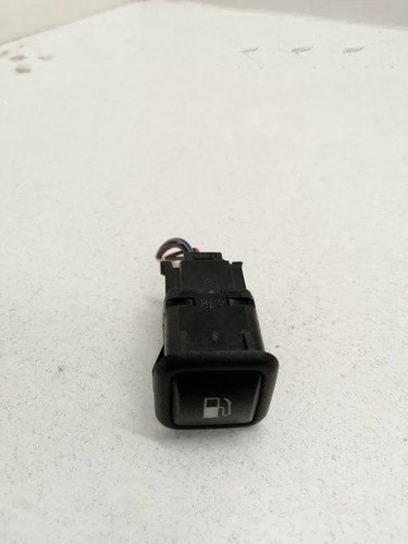 VW PASSAT B5 3B2 Schalter zum Öffnen des Kraftstofftanks 3B0959833A 17120476