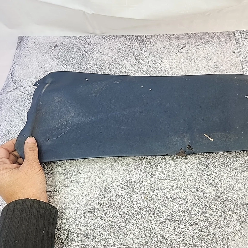 Borde pilar derecho pasajero Mercedes-Benz W123 azul marino 240D 300D 280E 200D Foto 4 de 4