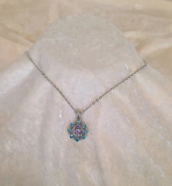 Collar Colgante Piedras Lavanda Turquesa Chapado en Rodio, Cadena 18-20" Foto 2 de 4