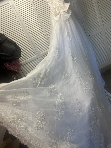 Gorgeous Private Label By G Embellished Wedding Dress Long Train with Vail Sz 4 - Picture 7 of 12
