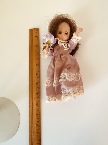 VTG Brown Hair Doll 8" Hong Kong Open Close Sleepy Eye Holds Violet Flower - Picture 18 of 24