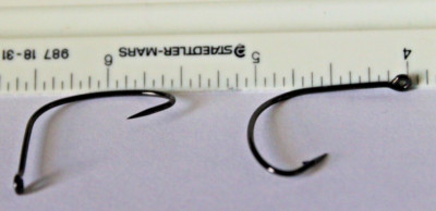 Mustad Lot of 100 #2 1X-Strong Wide Gap Needle Point Bait Hooks New (37755NP-BN)