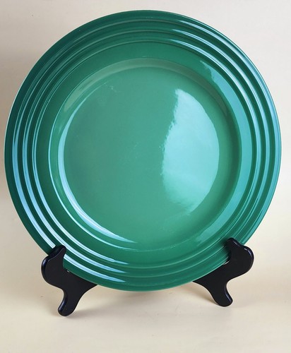 LE CREUSET Cerise-Cherry, Purple, Fennel-Rosemary, Flame-Volcanic Orange, Plates - Picture 18 of 29