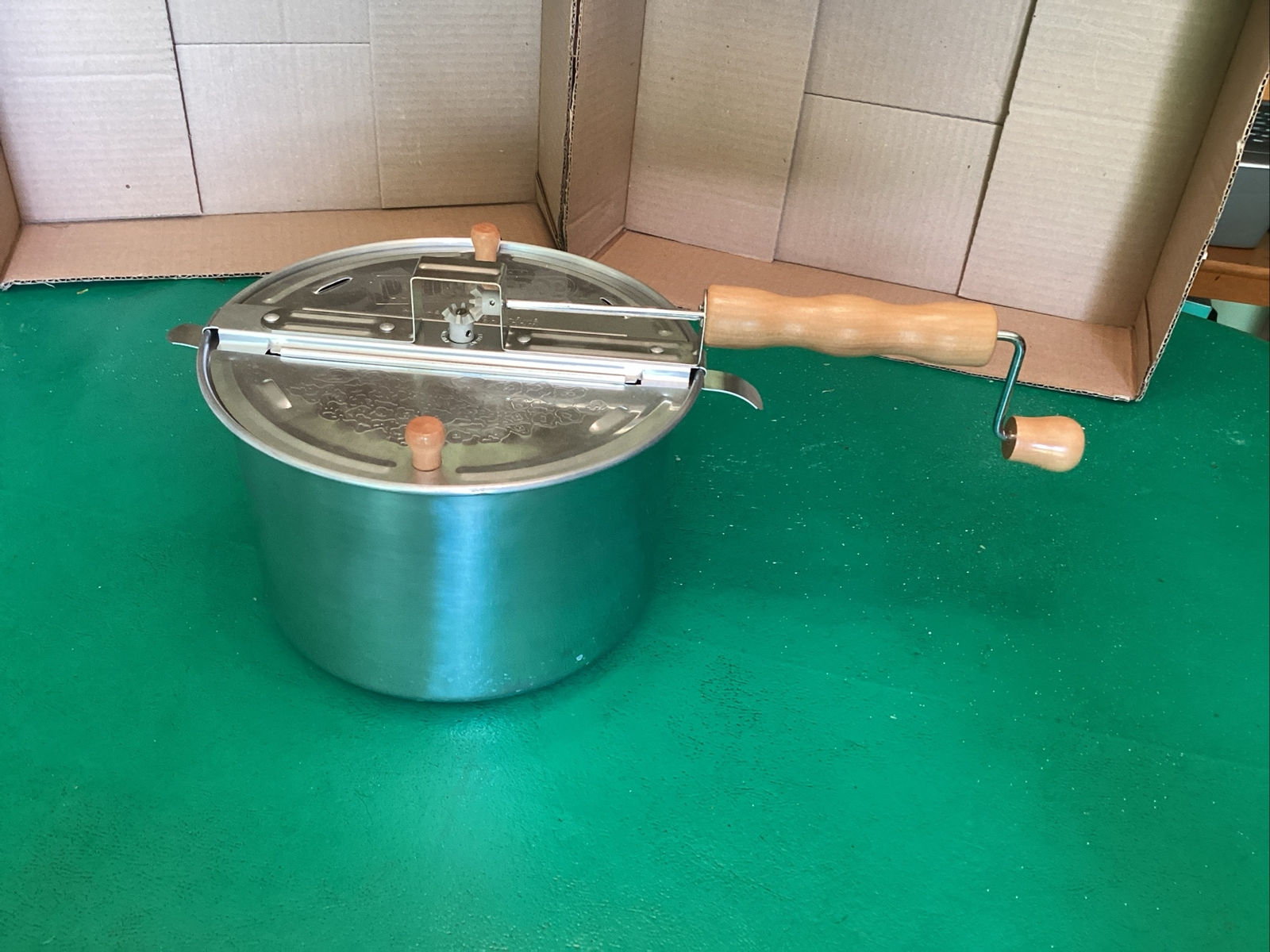 Genuine Whirley Pop Hand Crank Popcorn Popper Maker Pot Aluminum Wood