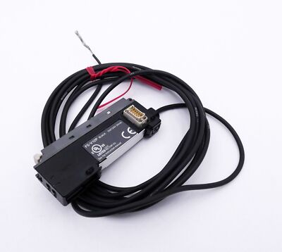 Keyence FS-V12P Lichtleiter-Messverstärker Kabelausführung -unused-