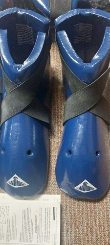 7 Piece Century Sparring Gear Helmet Gloves Boots Shin Guard- Size Adult - Picture 2 of 10