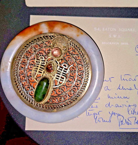 VIVIEN LEIGH ORIGINAL LAVENDER & RED JADEITE BANGLE HAND MIRROR W/ PROVENANCE