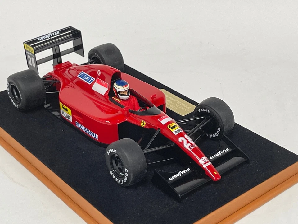 1/20 Tamiya Collector's Club Factory Build Ferrari 643 Jean Alesi Cuero TN001 Foto 4 de 4