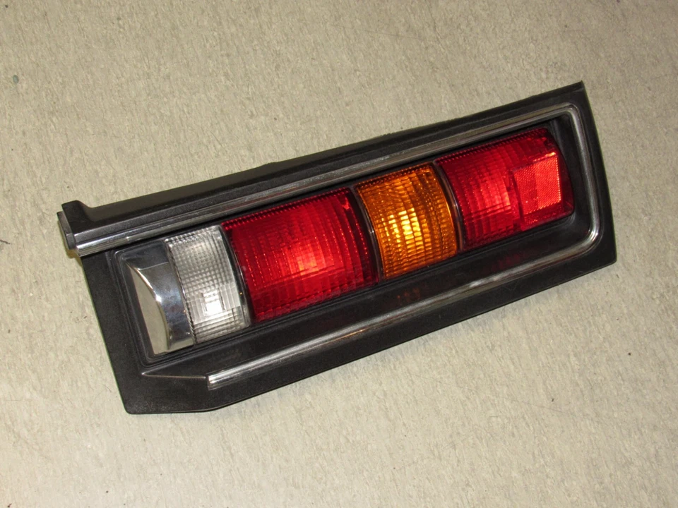 Lámpara de luz trasera derecha apta para Toyota Supra 79-81 Foto 2 de 4