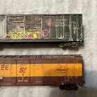 Lot of 2 HO Gauge Weathered 50ft Box Cars Milwaukee Road 2636 & British Columbia — photo 3