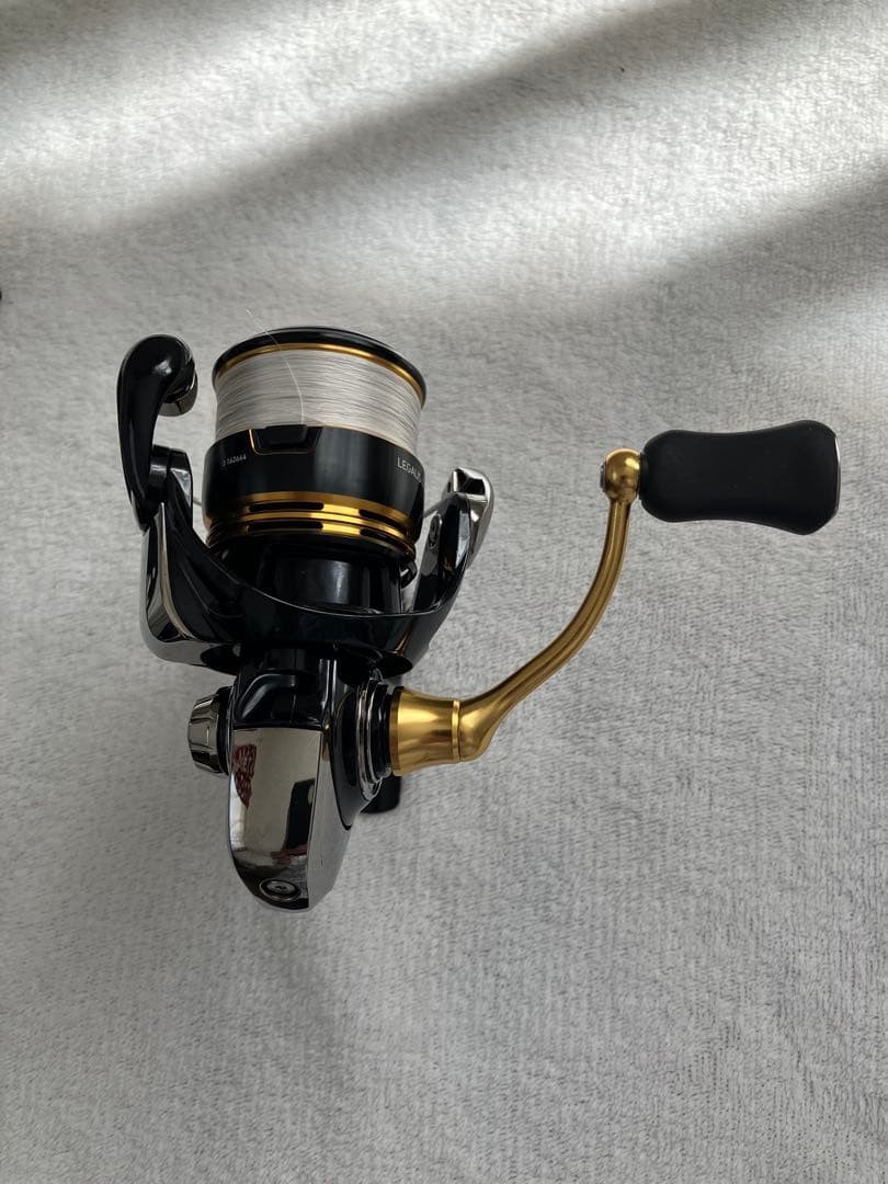 DAIWA 23 Legalis LT2500S-XH Spinning Reel Right Handle Used JDM