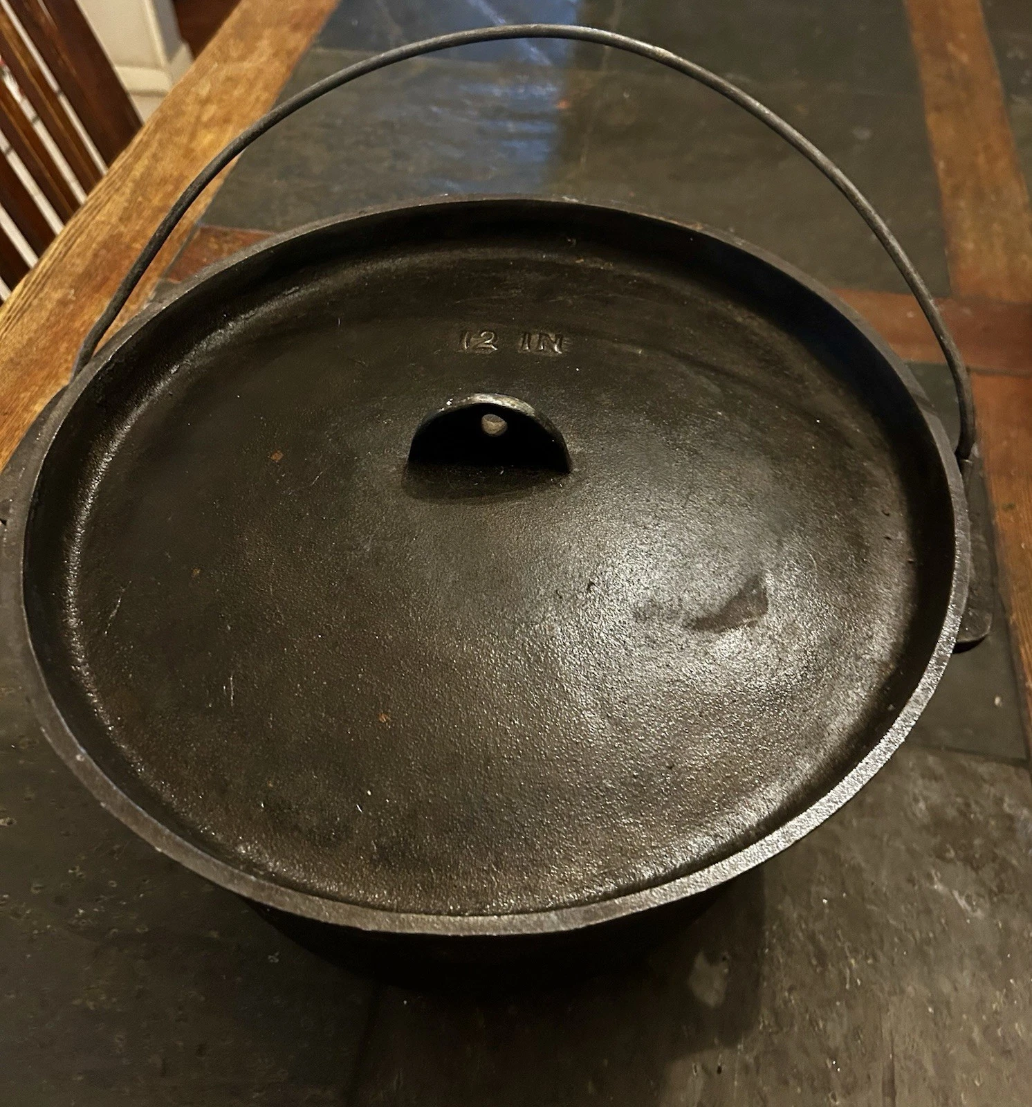 Vintage Cast Iron Dutch Oven Kettle Bean Pot USA 12" w/legs & Holed Lid Handle