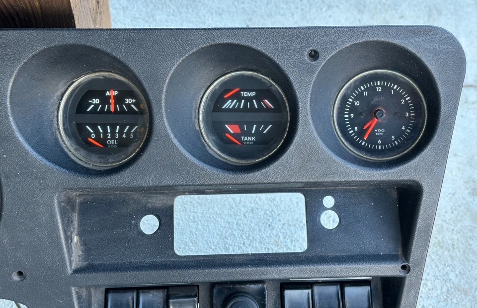 1969 - 1973 OPEL GT ORIGINAL DASHBOARD WITH ALL GAUGES & WIRING (NO RADIO) CLEAN - Imagem 3 de 4