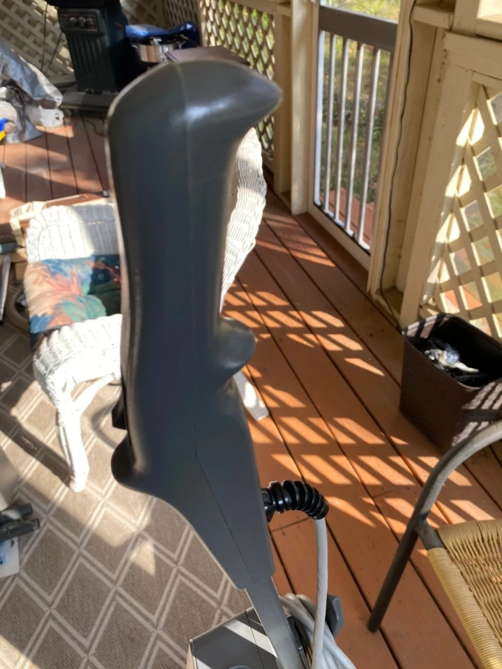 Electrolux Epic Series 3500 SR Upright Vacuum with Hose Brush Attachments-works - Image 3 of 4