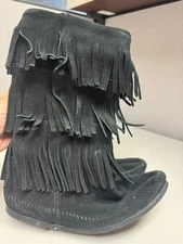Minnetonka Women's Boots Black Leather Fringe Size 9 new w/blemish