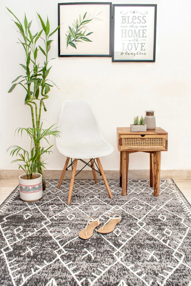 Trellis Bohemian - 2'x4' Light Grey, Moroccan Faded Transitional Area Rug - 511 - Image 2 of 4