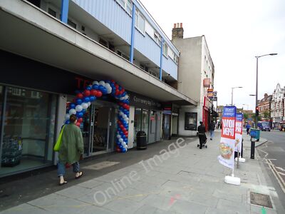 Photo 12x8 Tesco Walworth Road Bermondsey  c2010