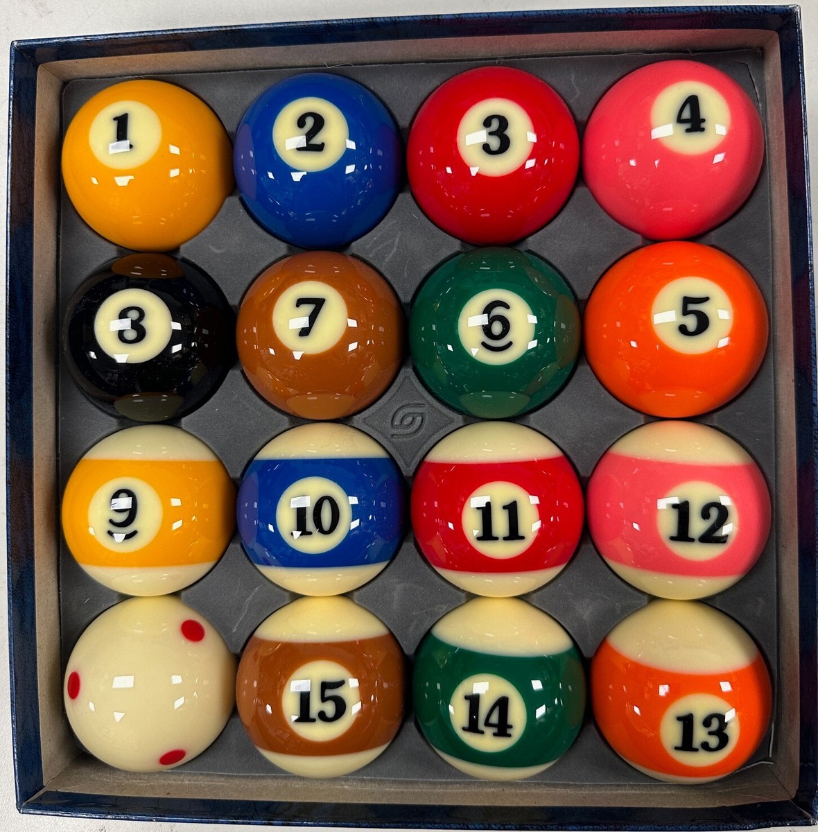 Super Aramith Pro-Cup TV Billiard Pool Ball set 2 1/4 Super Aramith Pro-Cup TV Billiard Pool Ball set 2 1/4