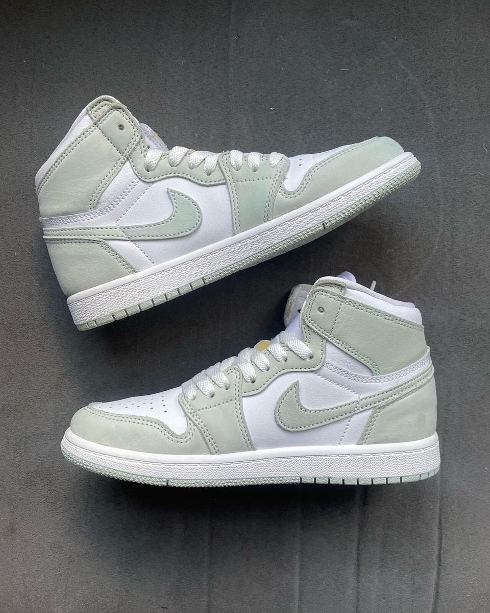 国内正規品■新品■WMNS US12■NIKE JORDAN 1 SEAFOAM Nike Air Jordan 1 High Seafoam (W) | Hype Clothinga