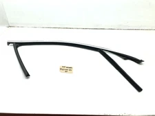 2020-2023 MERCEDES GLS450 X167 RIGHT FRONT DOOR WINDOW GLASS RUN CHANNEL SEAL
