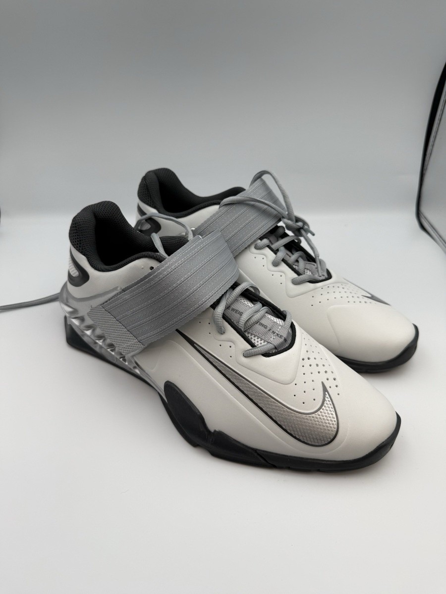 NIKE　サバレオス　27.5センチ NIKE サバレオス 27センチ - メルカリ