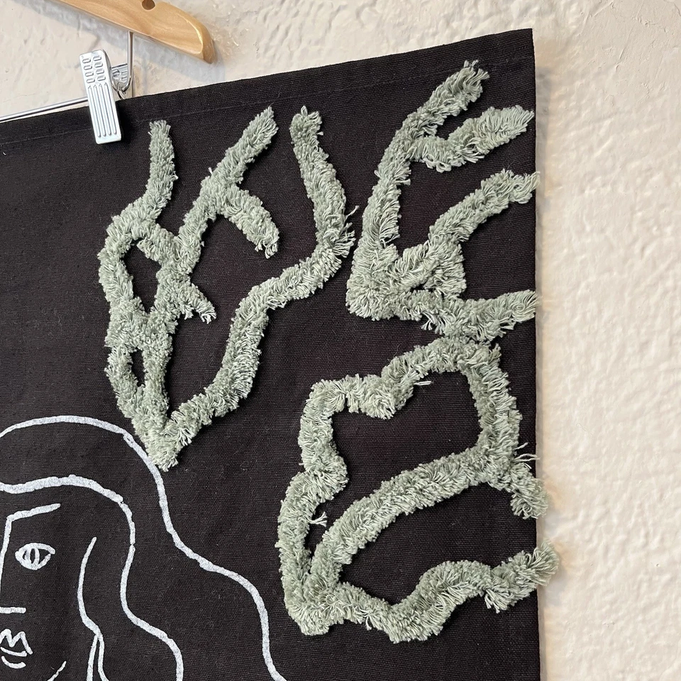 Urban Outfitters Tapiz Mujer Hippie Boho Arte Feminista Negro 30x35 Foto 2 de 4