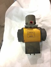 WORCESTER MODEL 25 SERIES 39 PNEUMATIC ACTUATOR WITH INDICATOR SWITCH, VALVE PT