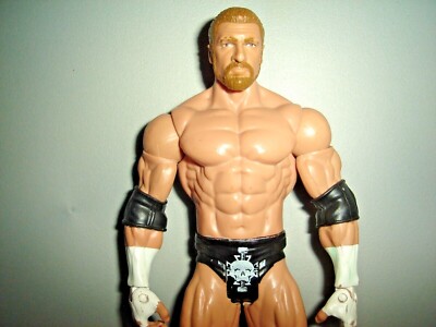 HHH ACTION-FIGURE TRIPLE-H WWE BASIC WRESTLING RARE