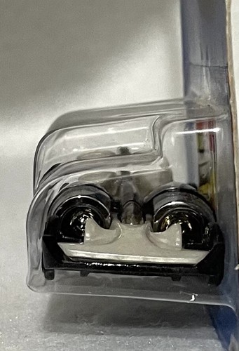 Hot Wheels Salt Shaker 2010 New Models White - Picture 2 of 4