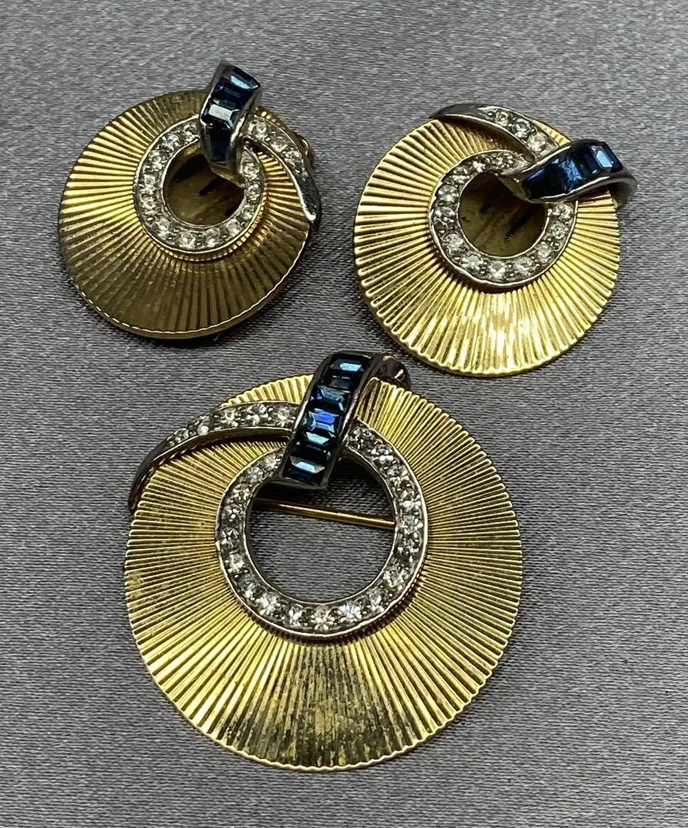 Boucher earrings shop