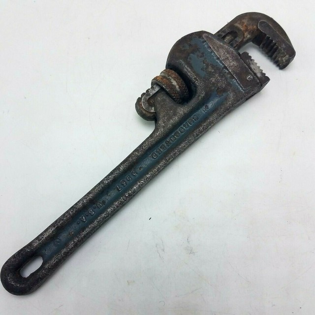Vintage CRAFTSMAN 8" Heavy Duty Straight Pipe Wrench 5567 Made in USA