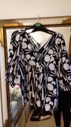 GEORGE VISCOSE BLACK/CREAM V NECK TOP SHORT SLEEVE UK 8 BNWT - Picture 4 of 9