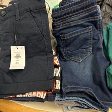 Lot of 26 items. For a boy 3-4 years old. jacket, 16 shorts, 9 sweatshirts 