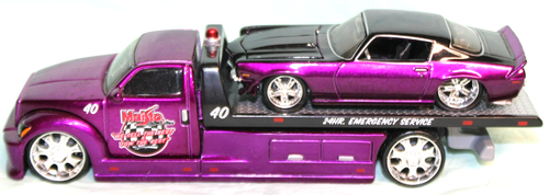 MAISTO ELITE TRANSPORT FLATBED TOW TRUCK W/1971 CHEVROLET CAMERO Z28 LOOSE