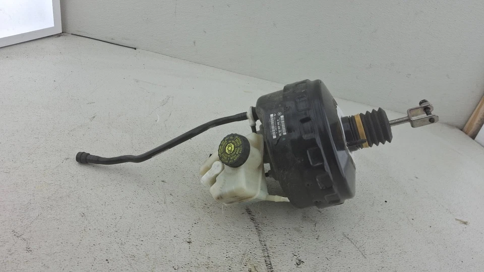 08-15 Mercedes W204 C300 C350 Master Cylinder Power Brake Booster 2044303630 OEM - Imagem 2 de 4