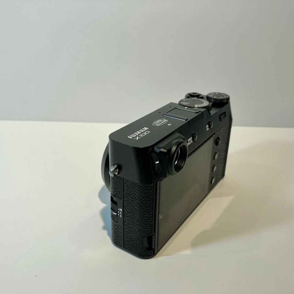 Fujifilm X100V Black - 26.1MP Compact Digital Camera - Shutter Count 300 - Image 4 of 4