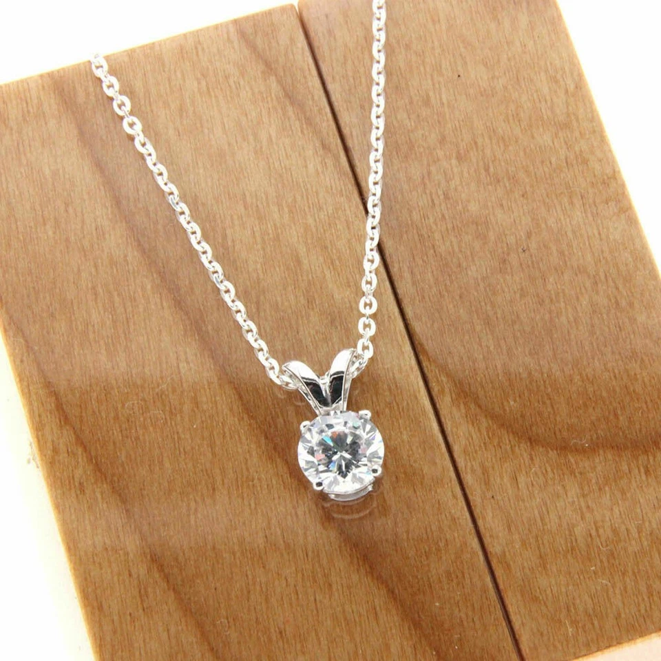 Collana con pendente solitario in oro bianco 14k con diamante a taglio... - Immagine 3 di 4