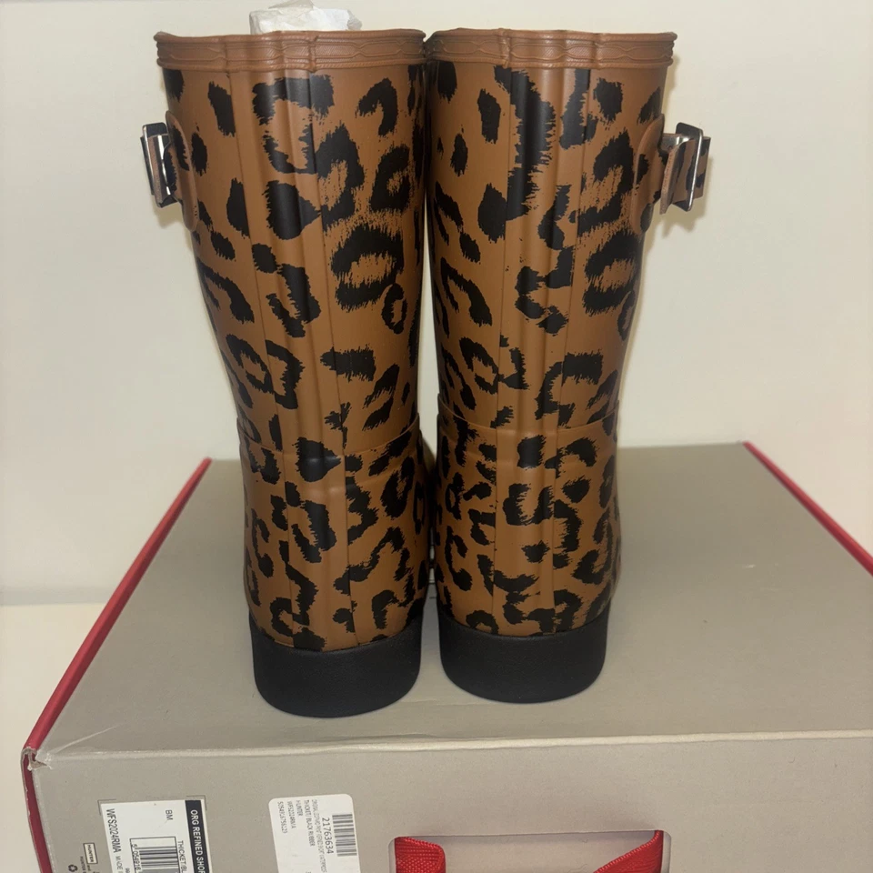 Bota HUNTER tamanho 10 original estampa de leopardo refinada curta chuva chita NOVA NA CAIXA - Imagem 4 de 4