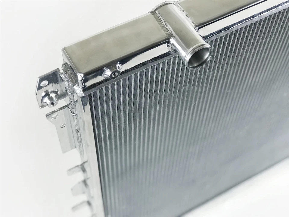 Radiador de aluminio CSF de alto rendimiento para Toyota Tundra 2007-2019 4,6/4,7/5,7 L Foto 4 de 4