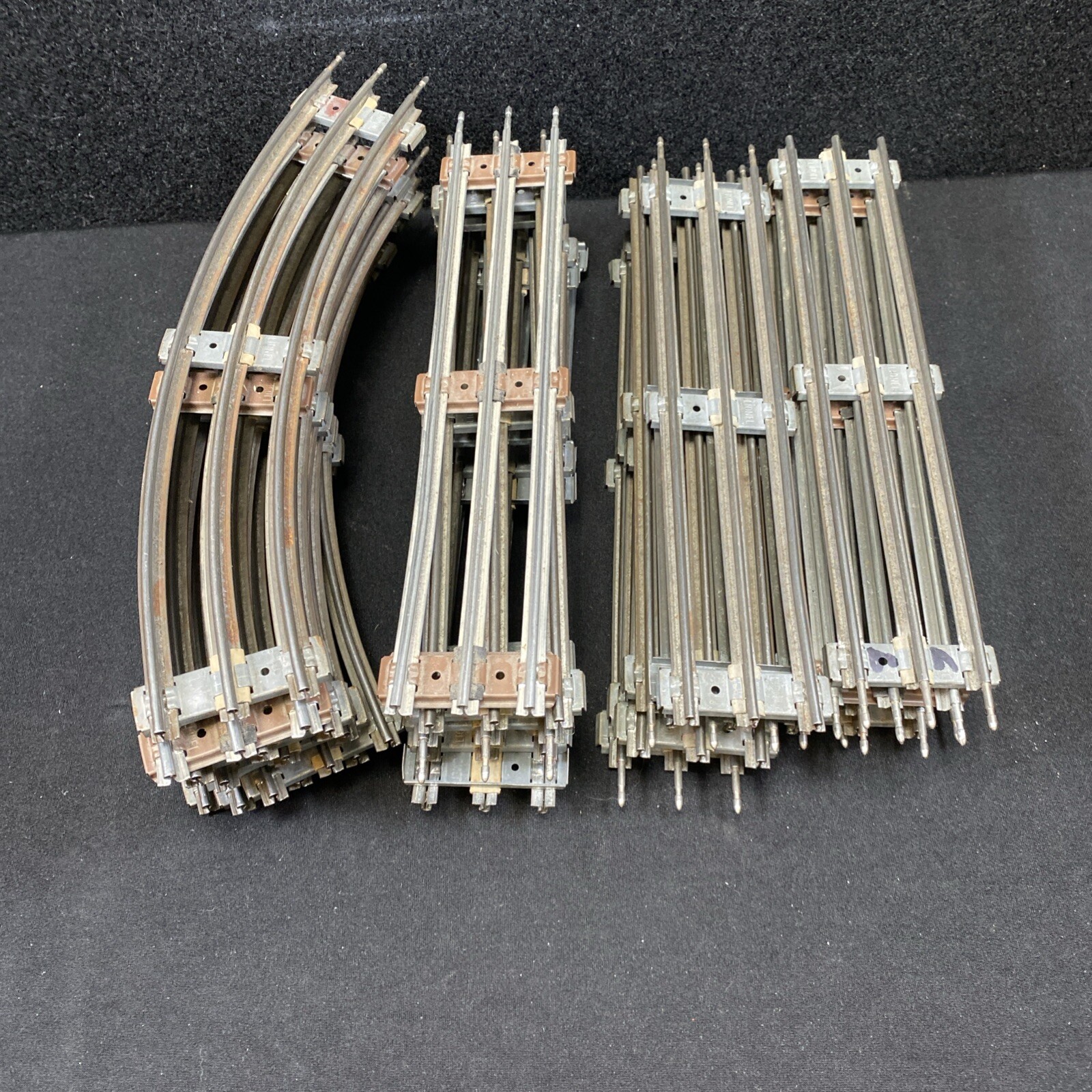 Vintage Lionel 3-Rail Train Track Set: 8 Curved & 18 Straight 0-027 Gauge Pieces