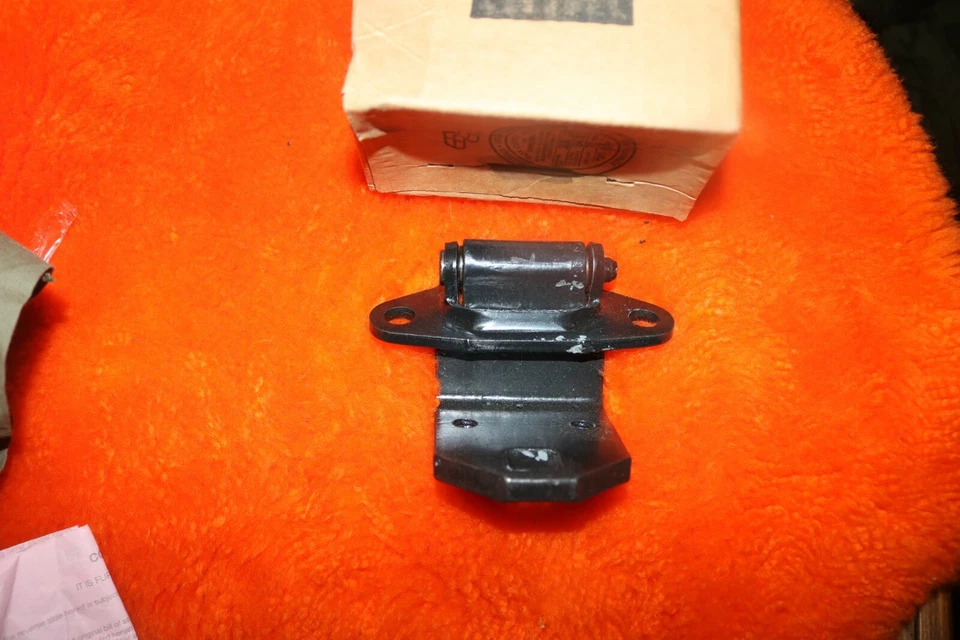 NOS Front Door Upper Hinge Left 72-84 Dodge Truck Ramcharger D-W 100-300 - Image 2 of 3