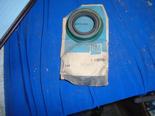 nos gm Differential Pinion Seal For Select 63-72 Chevrolet GMC Models 3852984