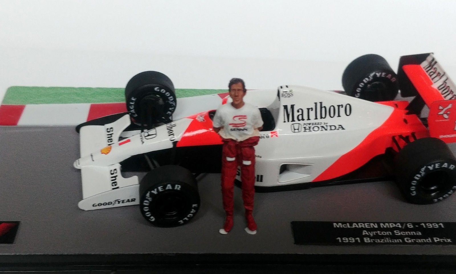 1 1 1 43 Ayrton Senna McLaren Honda figurine figure debout 1988 1990 1991 1992 MFH ee586d 1 1 1 43 Ayrton Senna McLaren Honda figurine figure debout 1988 1990 1991 1992 MFH ee586d