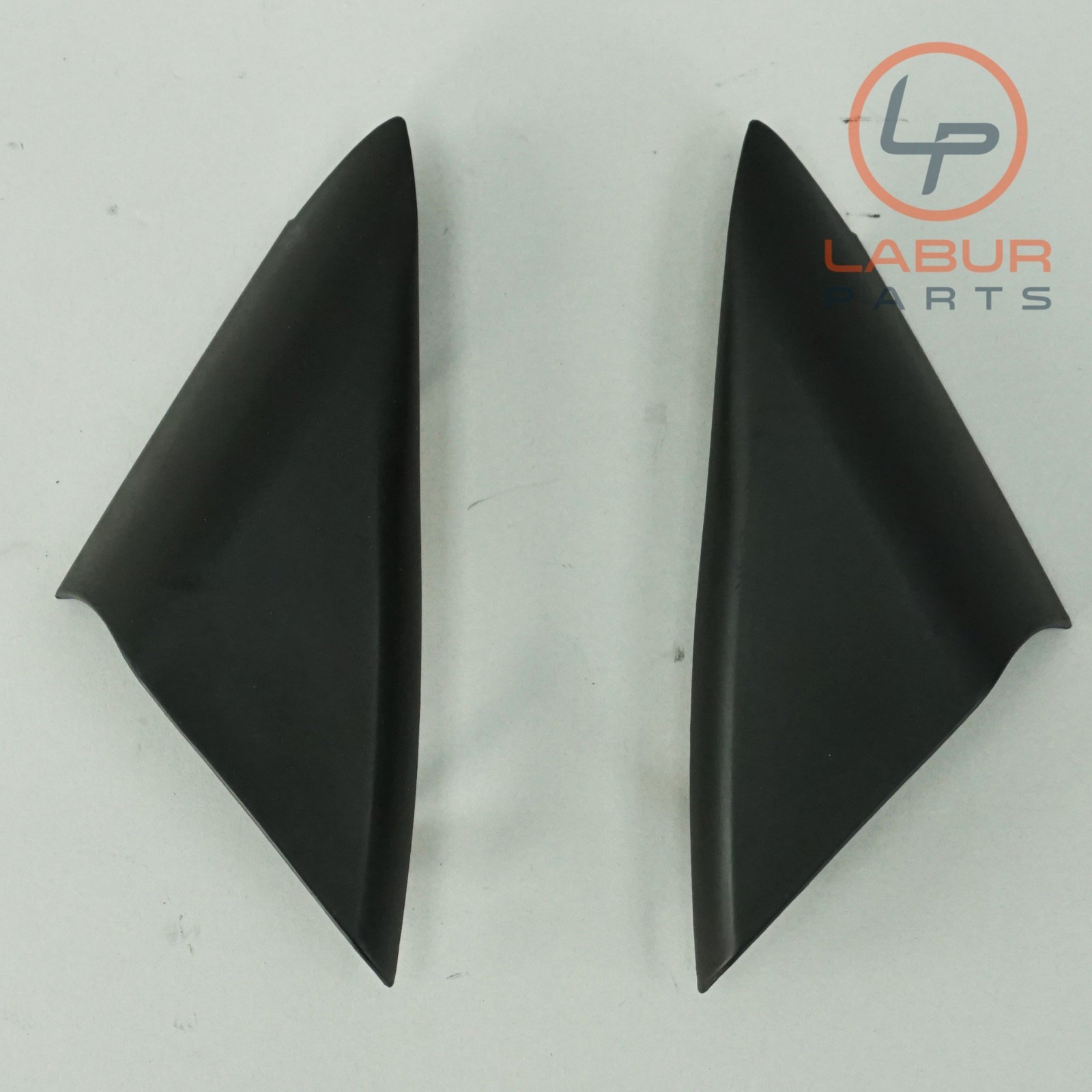 M139 03-13 Maserati Quattroporte Front Left & Right Side Door Panel Corner B1156