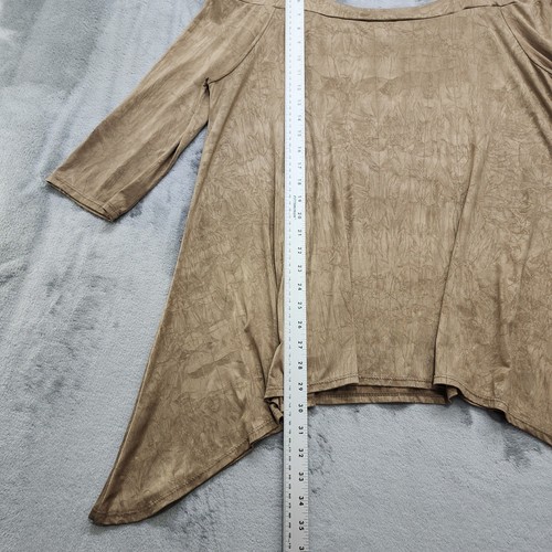 The Pyramid Collection Top Womens 1X Gold Tan Crinkle Stretch Knit Cold Shoulder - Picture 9 of 10