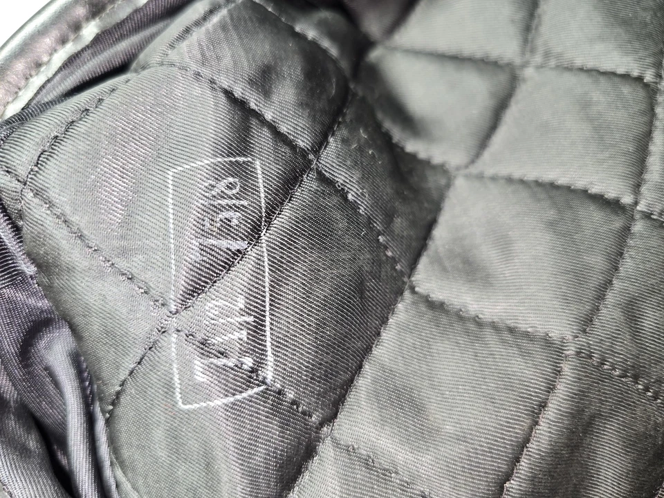 Sombrero boina vintage de la RDA de Alemania Oriental ajustado para hombre 58 rojo insignia militar lana años 80 Foto 2 de 4