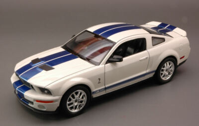 Shelby Cobra Gt 500 2007 White 1:24 Modell 1543 Welly