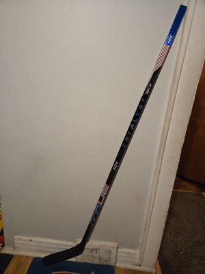 BRAND NEW PRO STOCK TEAM USA TRUE CATALYST 9X3 HOCKEY STICK GRIP RH 87 FLEX