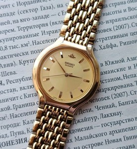 Authentic Vintage Watch SEIKO V701-1T50 Gold Plated Quartz Wristwatch JAPAN 1990's